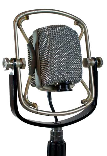 AKG D 25